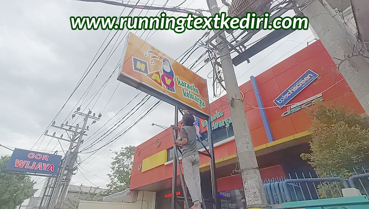<p>Pembenahan neon box ini sangat membantu anda bila anda tidak bisa mengatasi kerusakan pada neon anda, segera hubungi kami untuk melakukan pembenahan neon box anda agar bisa berfungsi lebih baik lagi dan kami juga memberikan harga murah untuk pembenahan tetapi harga menyesuaikan kerusakan barang anda. Yukk! Datang ke Lokasi untuk melakukan pembenaha.</p><p>&nbsp;</p>